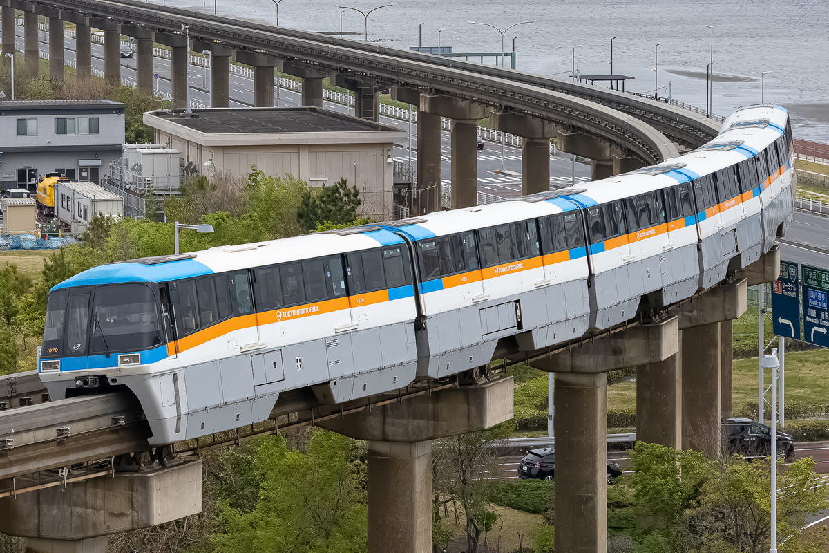 東京モノレール  1000形 1079F