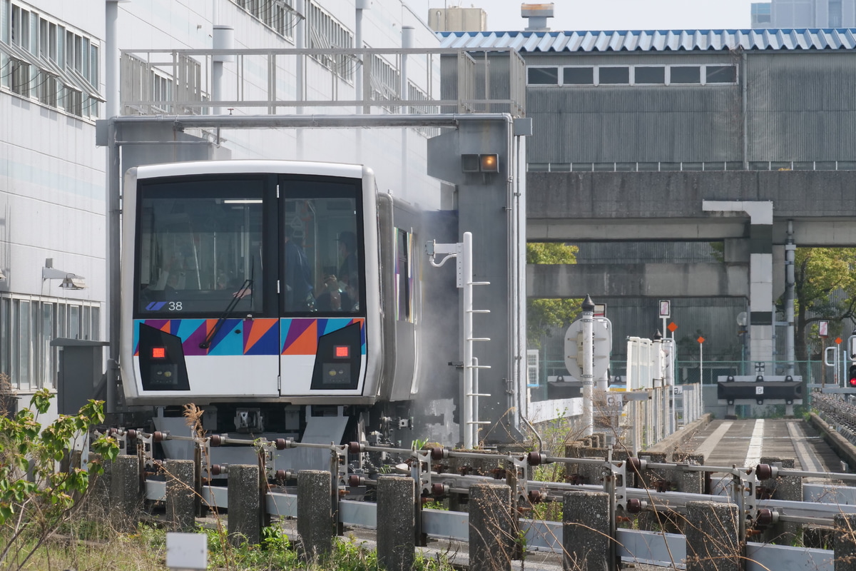 横浜シーサイドライン  2000形 38F