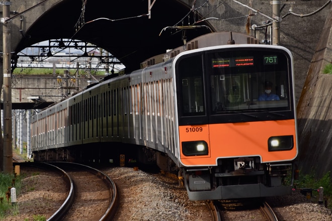 byトーブ