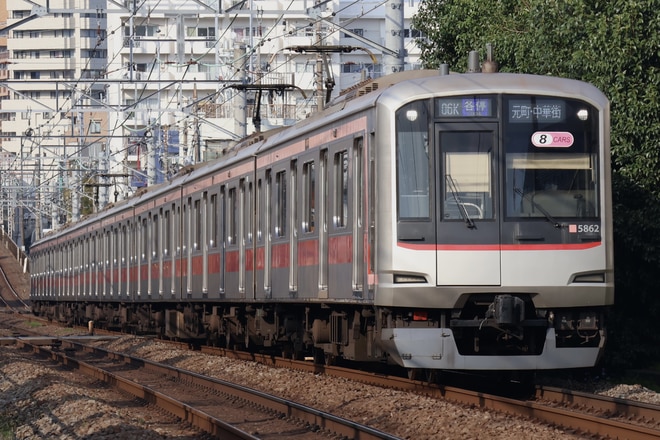 元住吉検車区5050系5162Fを都立大学～自由が丘間で撮影した写真