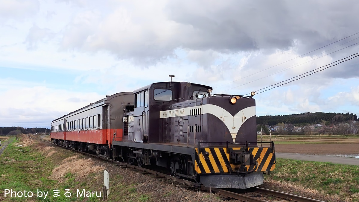 津軽鉄道 津軽五所川原機関区 DD350形 DD352