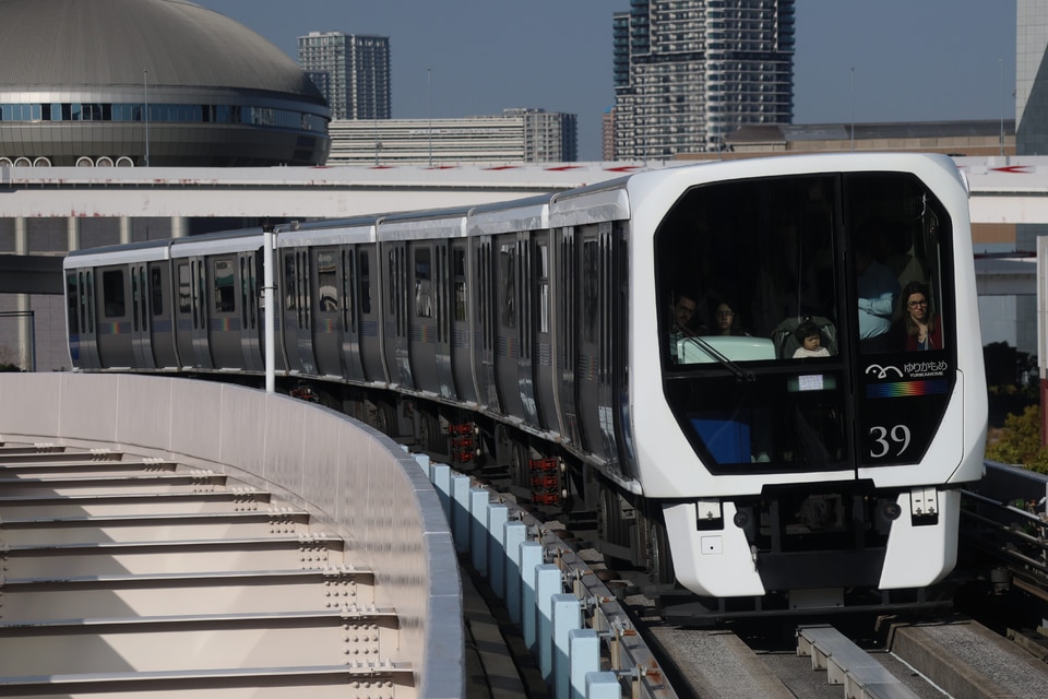 ゆりかもめ7300系7391F<br class="br-sp" />(7391編成)(39編成)の写真