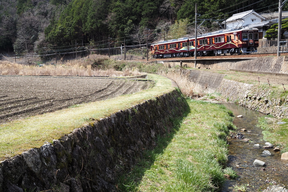 能勢電7200系7210F<br class="br-sp" />(7210編成)の写真