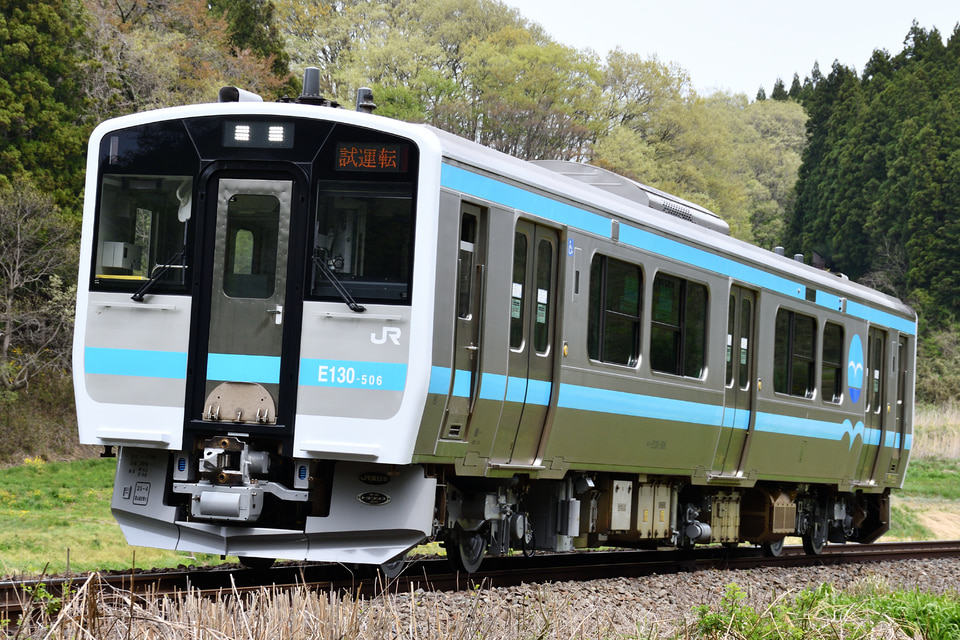 JR東キハE130系キハE130-506の写真