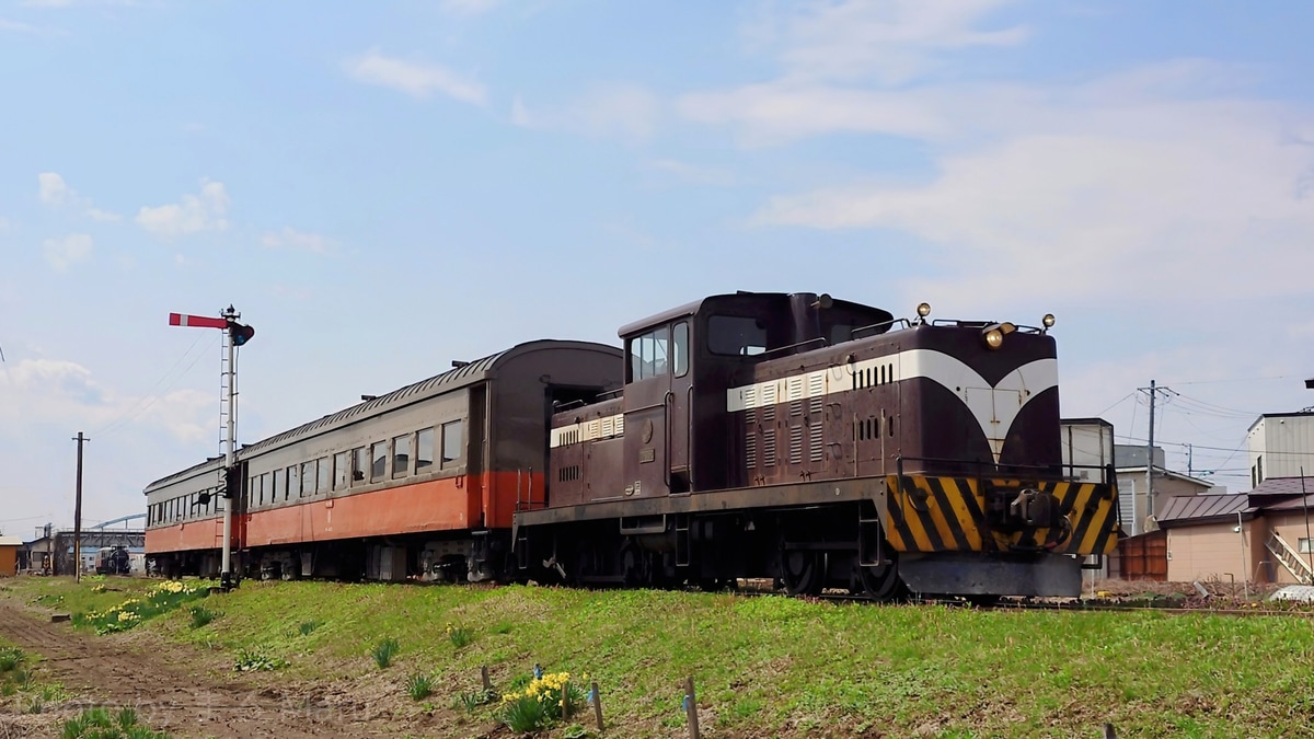 津軽鉄道 津軽五所川原機関区 DD350形 DD352