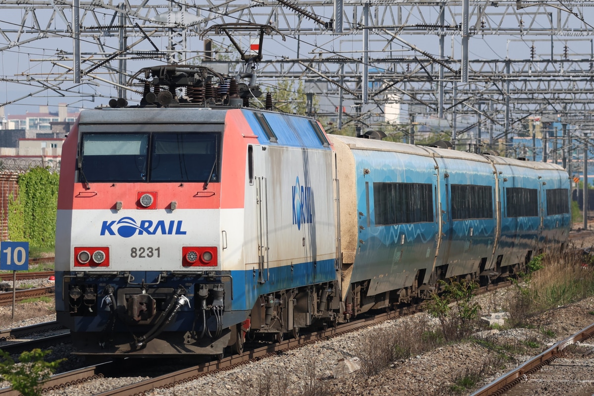 韓国鉄道公社  8200形 8231