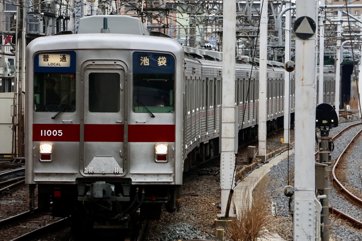 東武鉄道 森林公園検修区 10000系 11005f