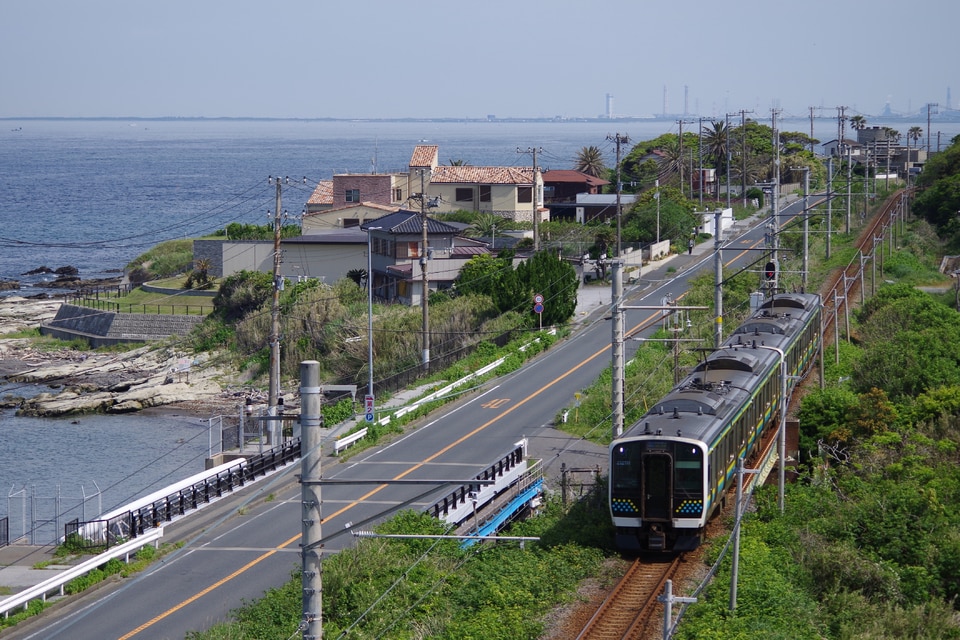 JR東E131系マリR12編成<br class="br-sp" />(R12編成)(マリR12)の写真
