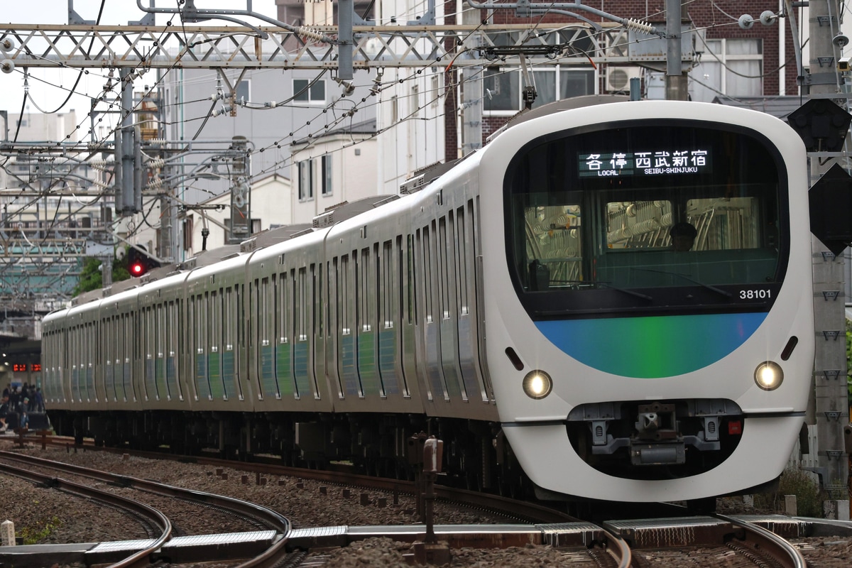 西武鉄道  30000系 38101F