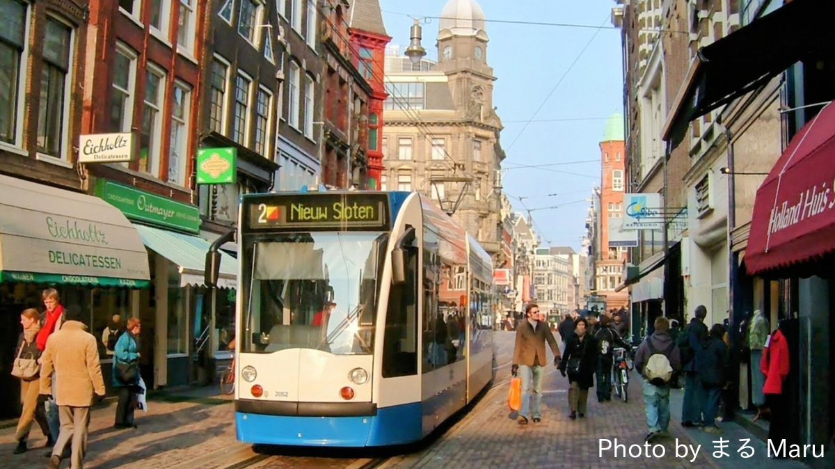 Gemeentelijk Vervoerbedrijf  Siemens Combino 2052