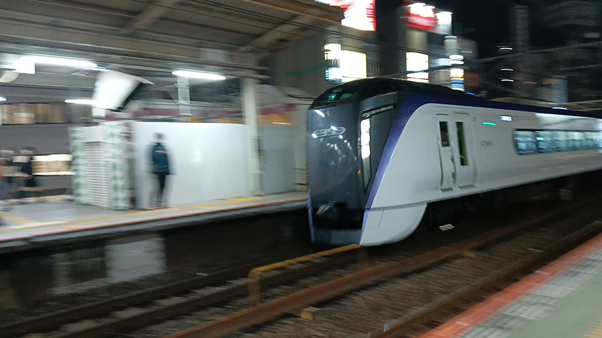 JR東日本  E353系 