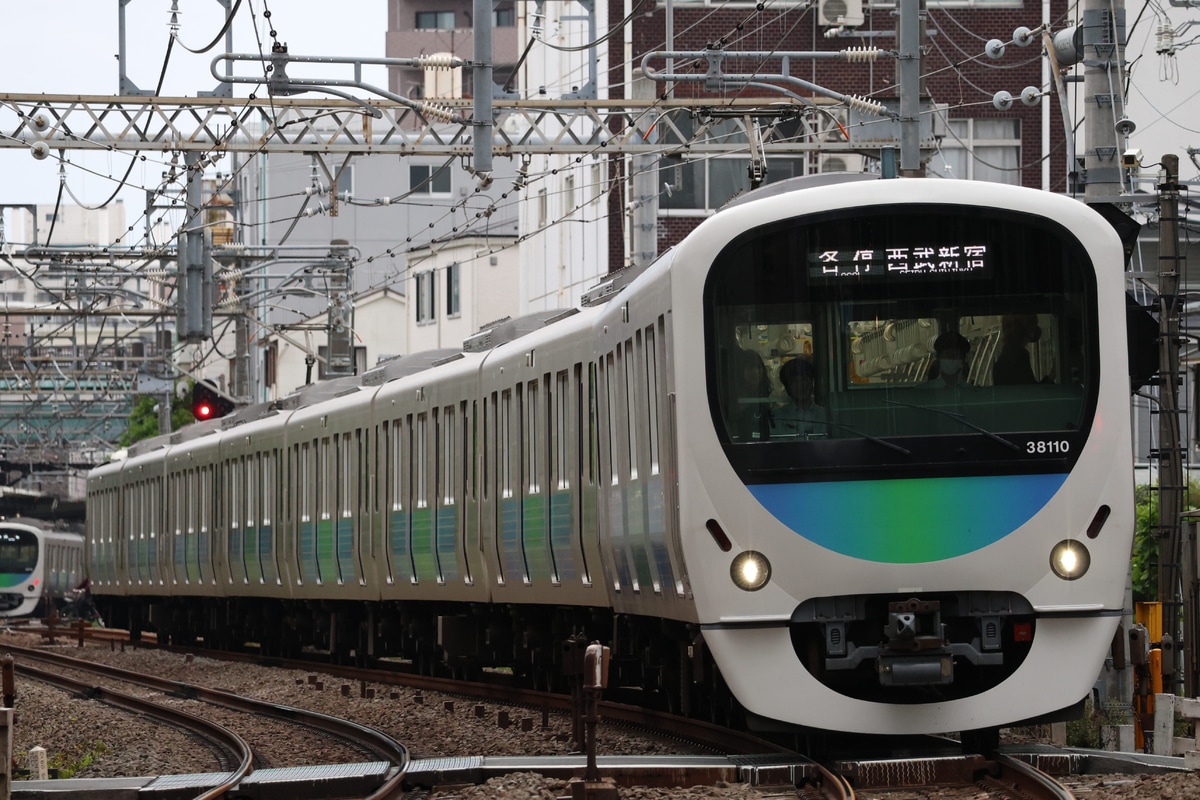 西武鉄道  30000系 38110F