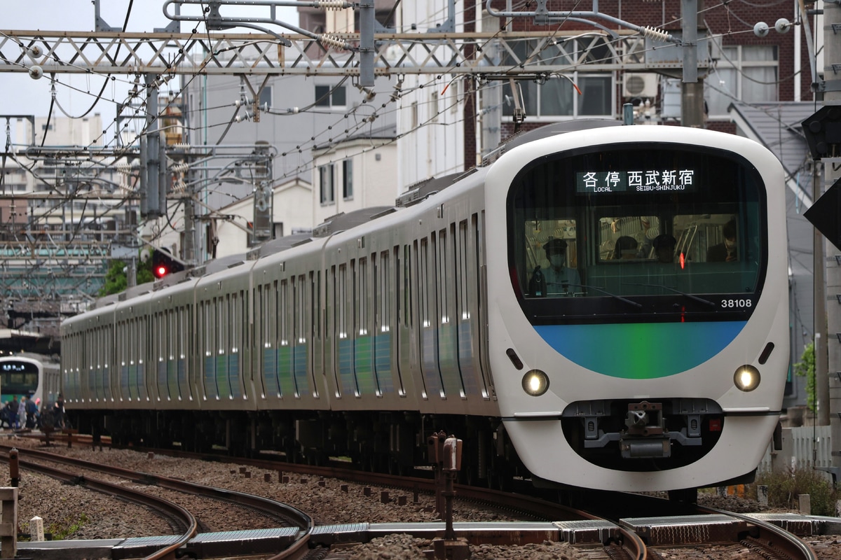 西武鉄道  30000系 38108F
