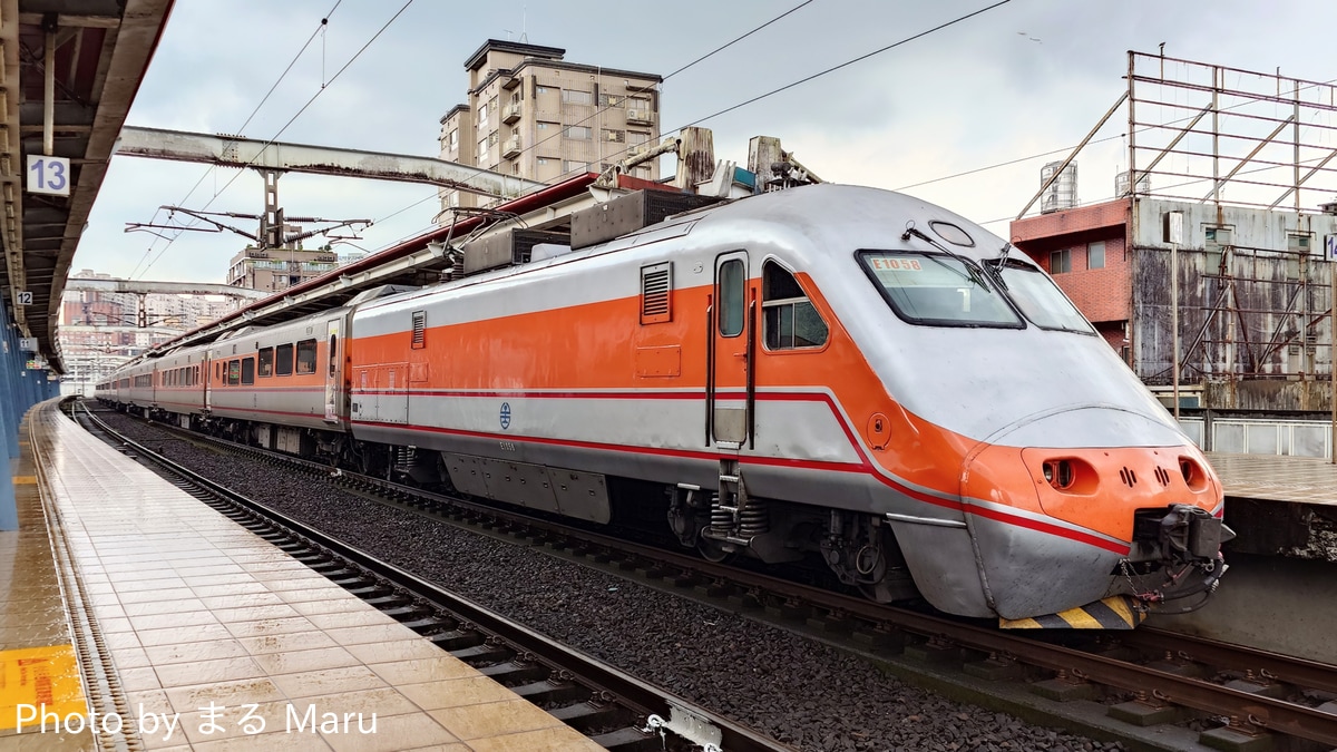 台湾鉄路管理局 七堵機務段 E1000型 E1058