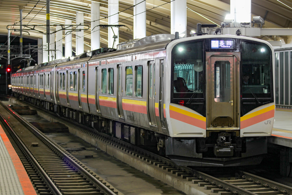 JR東E129系ニイA17編成<br class="br-sp" />(ニイA17)の写真