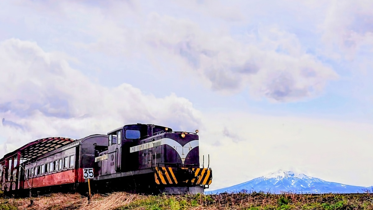 津軽鉄道 津軽五所川原機関区 DD350形 DD352