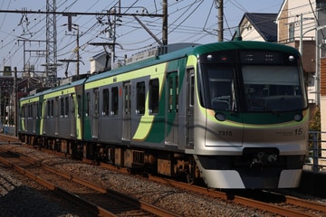 東急電鉄7000系7115Fを不明で撮影した画像