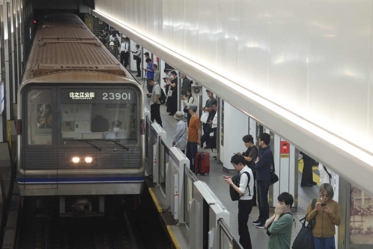 大阪市高速電気軌道 緑木車両管理事務所 23系 23601F