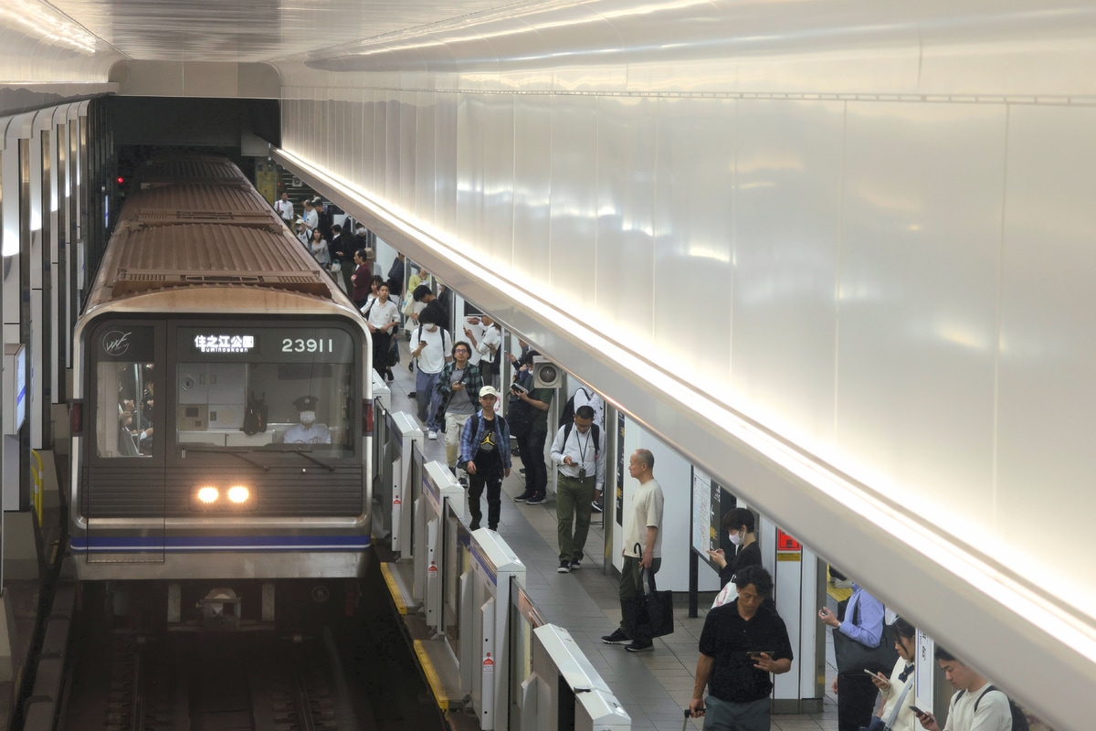 大阪市高速電気軌道 緑木車両管理事務所 23系 23611F