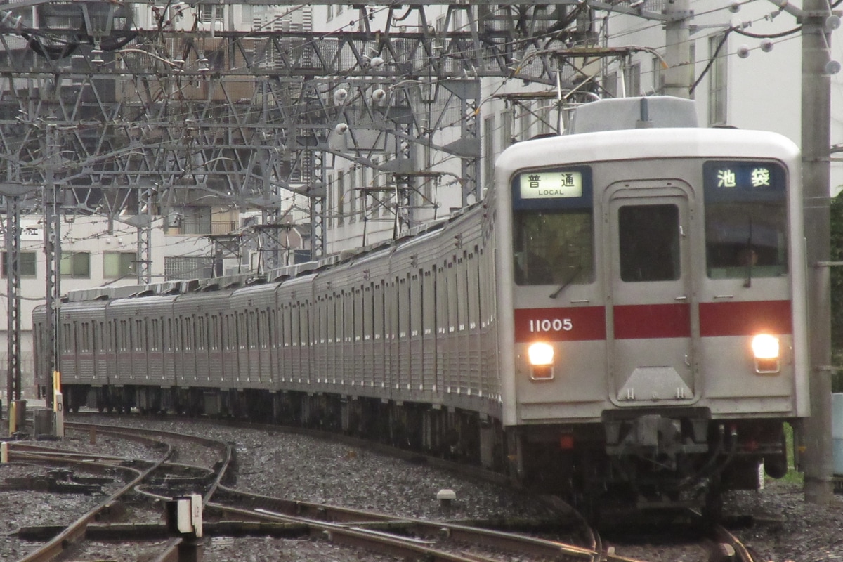 東武鉄道 森林公園検修区 10000型 11005F