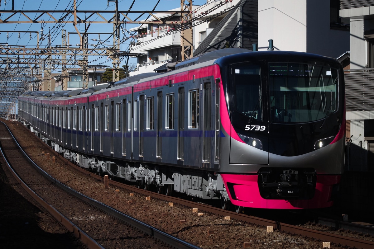 京王電鉄 若葉台検車区 5000系 5739f