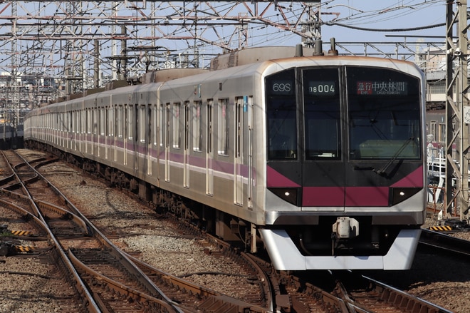 08系08-104Fを鷺沼駅で撮影した写真