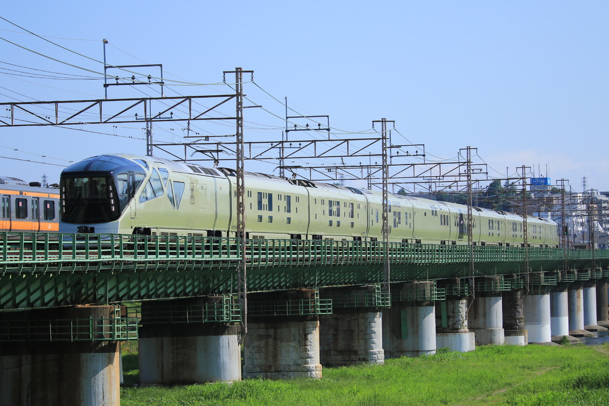 JR東日本 尾久車両センター E001形 四季島編成