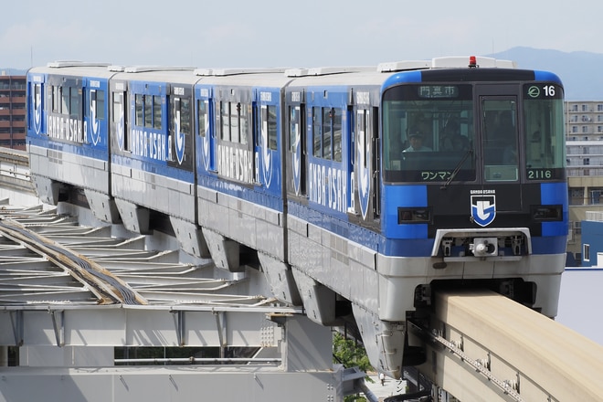 2000系2116Fを沢良宜駅で撮影した写真