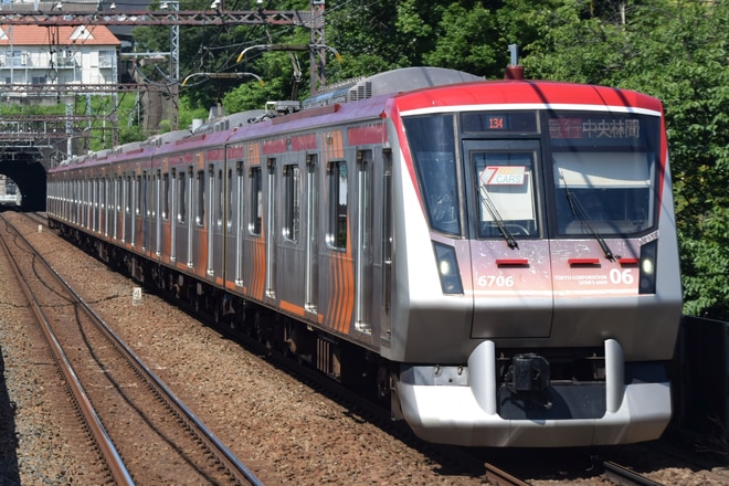 大井町線6000系6106Fを田奈駅で撮影した写真