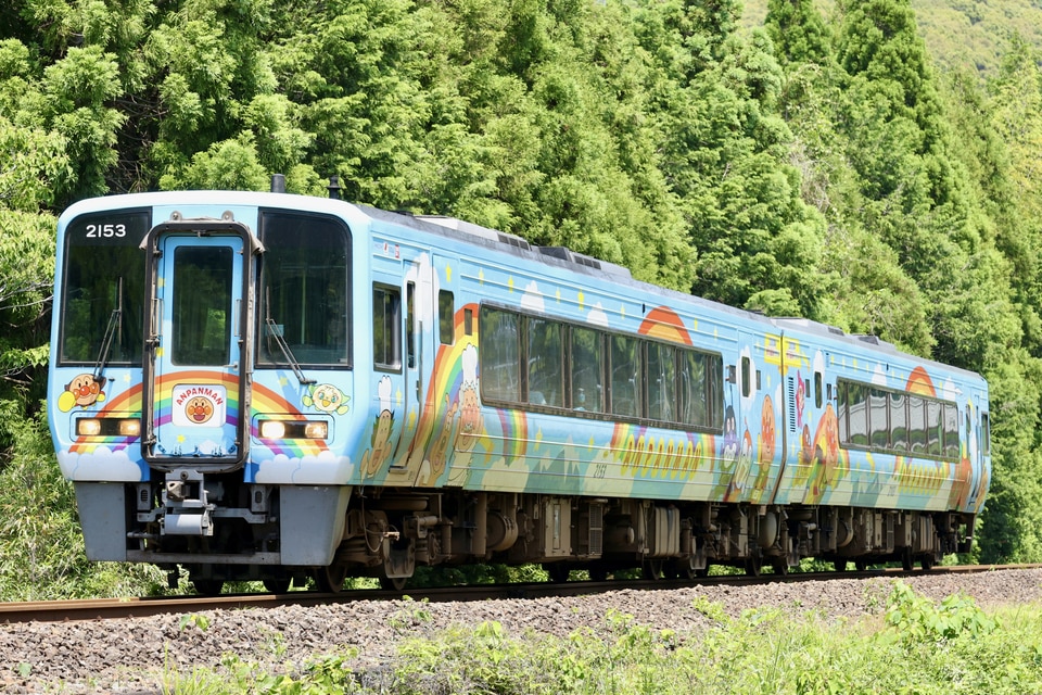 JR四2000系2153の写真