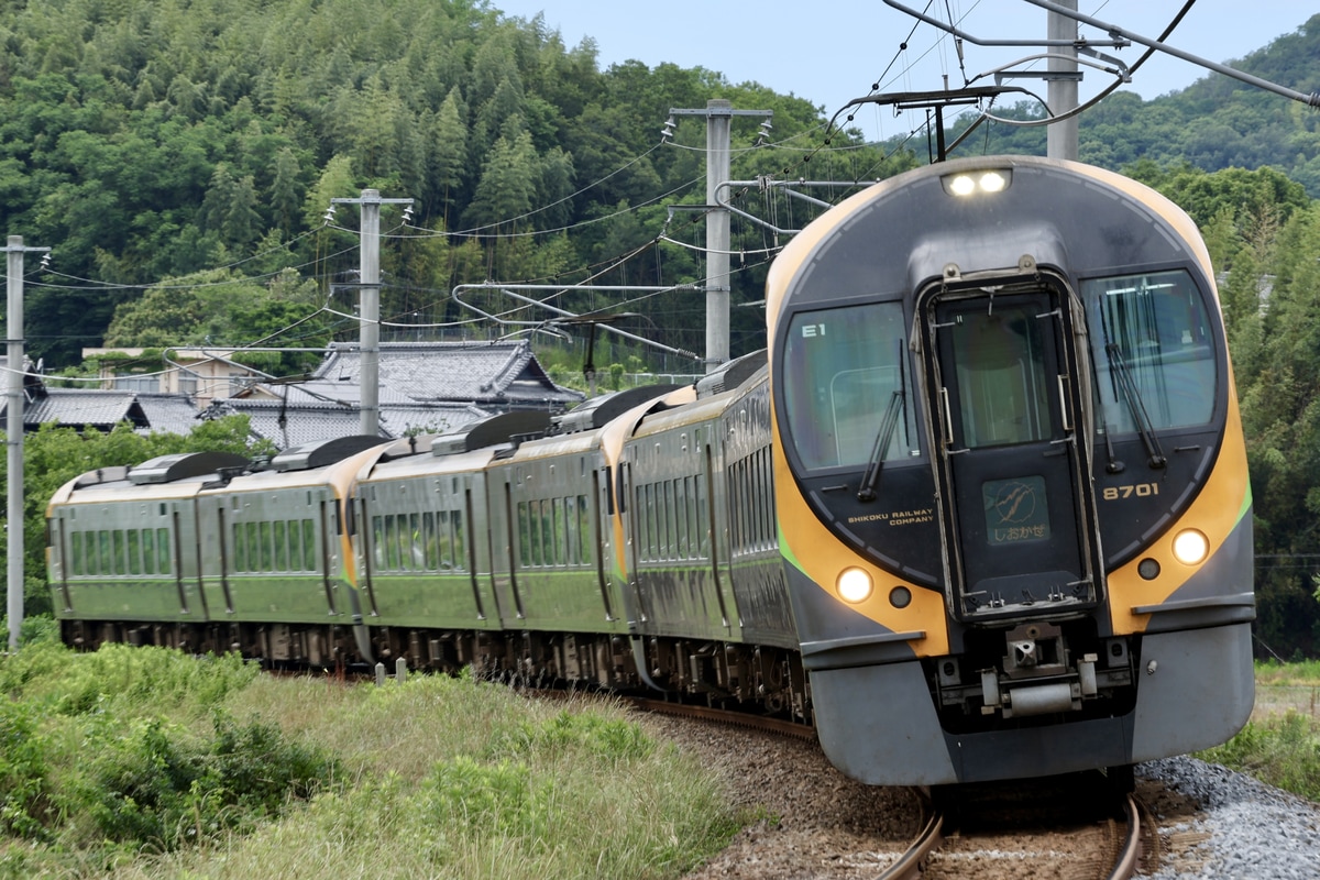 JR四国 松山運転所 8600系 E1編成