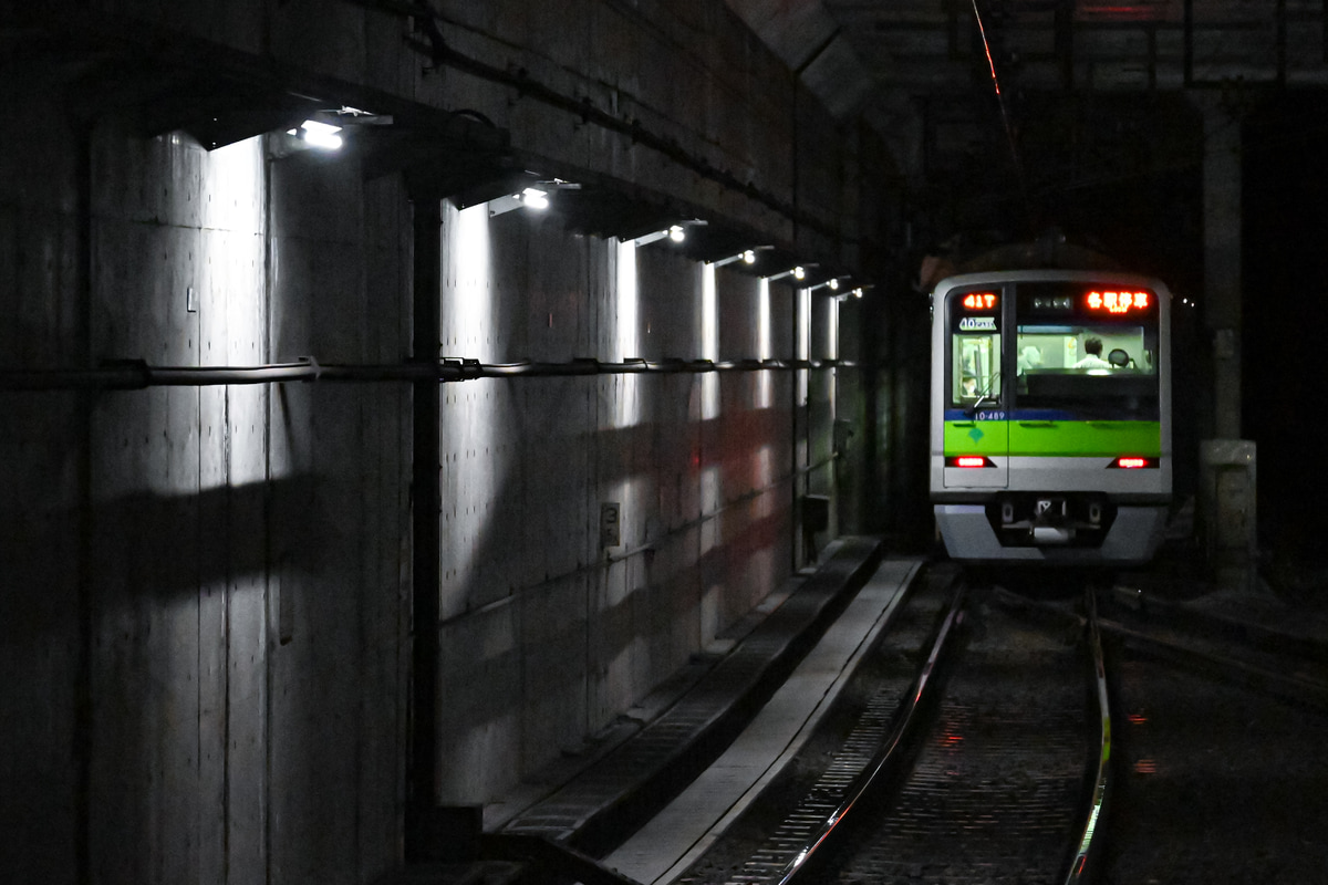 京王電鉄 大島車両検修場 10-300形 10-480f