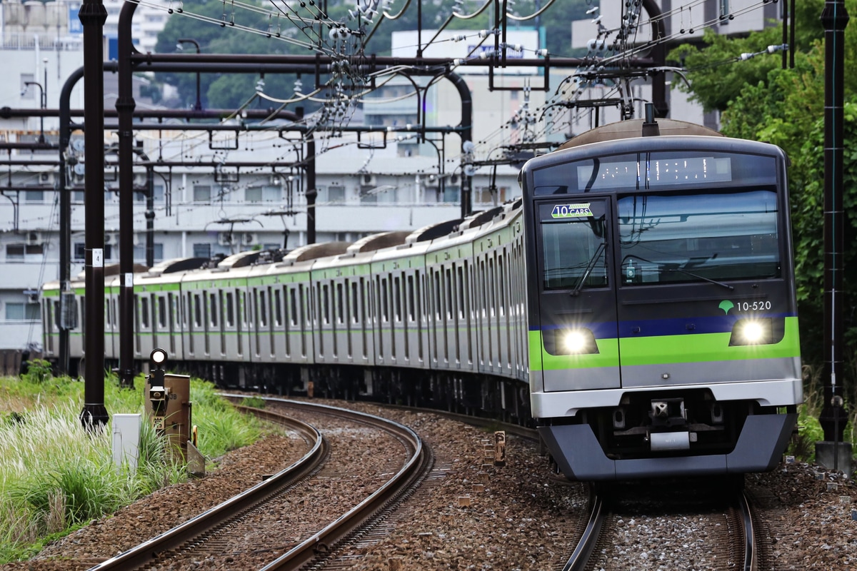 東京都交通局 大島車両検修場 10-300形 10-520F