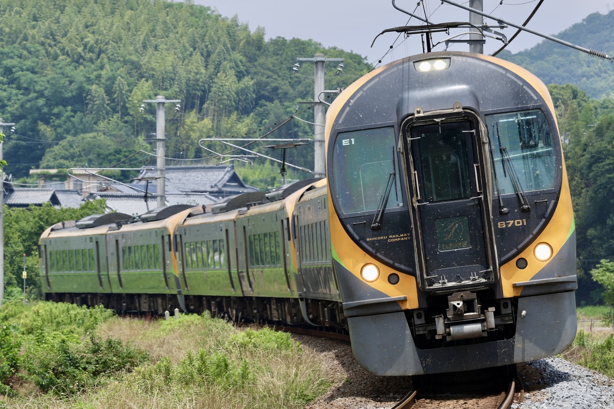 JR四国 松山運転所 8600系 E1編成