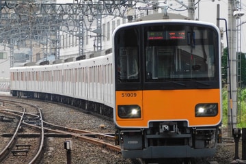 東武鉄道50000系51009Fを下板橋駅で撮影した画像