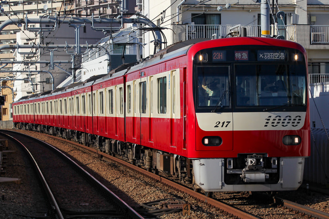 金沢検車区1000形1217Fを大森町駅で撮影した写真