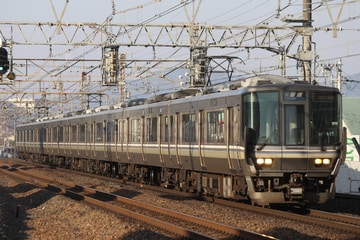 JR西日本223系ホシW18編成を南草津駅で撮影した画像