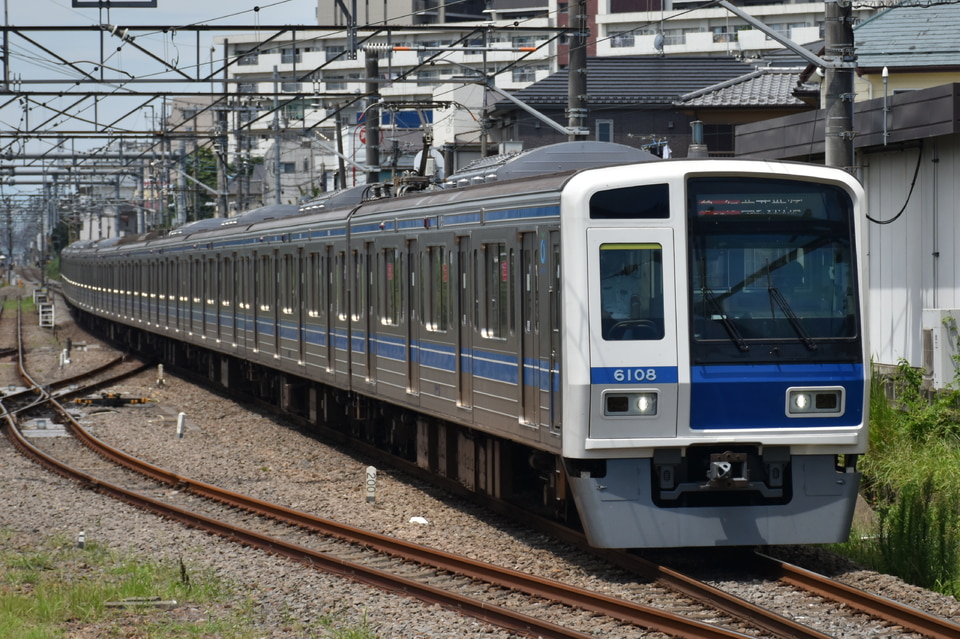 西武6000系 6108f 西武6000系6108F – 4号車の5号車寄り