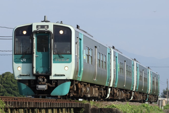 徳島運転所1500形1564を牛島～下浦間で撮影した写真