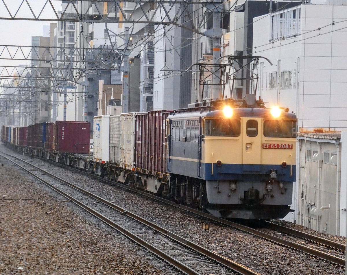 JR東日本 新鶴見機関区 EF65 2087