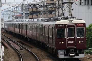 阪急電鉄6000系6011Fを石橋阪大前駅で撮影した画像