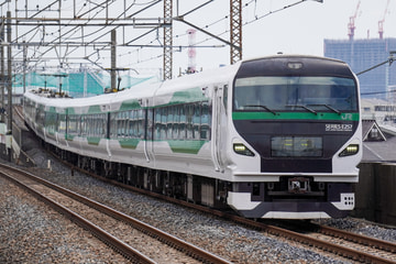 JR東日本E257系オオOM-91編成を西浦和駅で撮影した画像