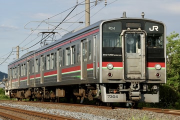 JR四国7200系R04編成を讃岐塩屋～多度津間で撮影した画像