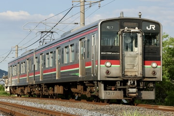 JR四国7200系R17編成を讃岐塩屋～多度津間で撮影した画像