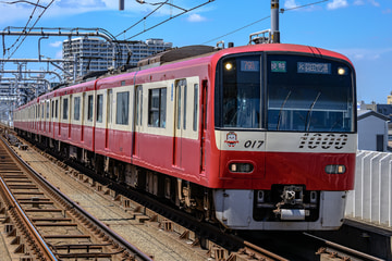 京急電鉄1000形1017Fを糀谷駅で撮影した画像
