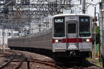 東武鉄道10030型11634fを下板橋駅で撮影した画像