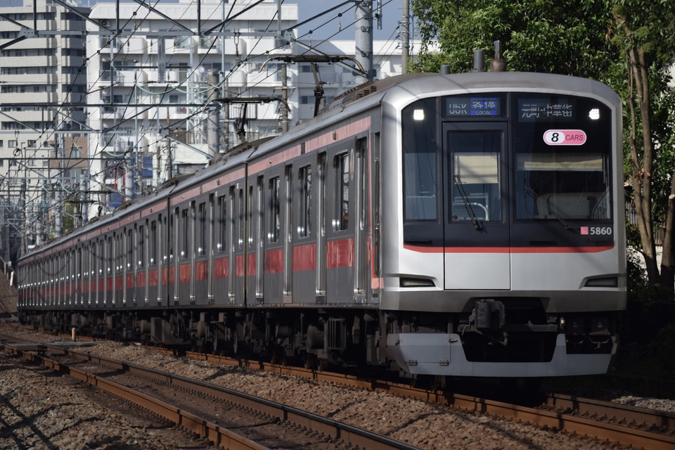 鉄道写真 東急5050系 東急電鉄の車両・列車(3) 5050系8両編成「サスティナ」5576号車