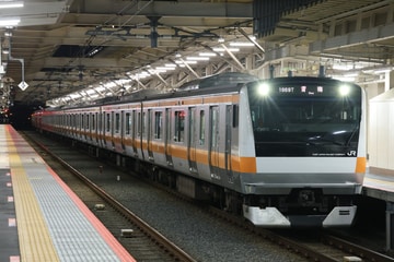 JR東日本E233系トタT30編成を国立駅で撮影した画像