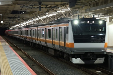 JR東日本E233系トタT39編成を国立駅で撮影した画像
