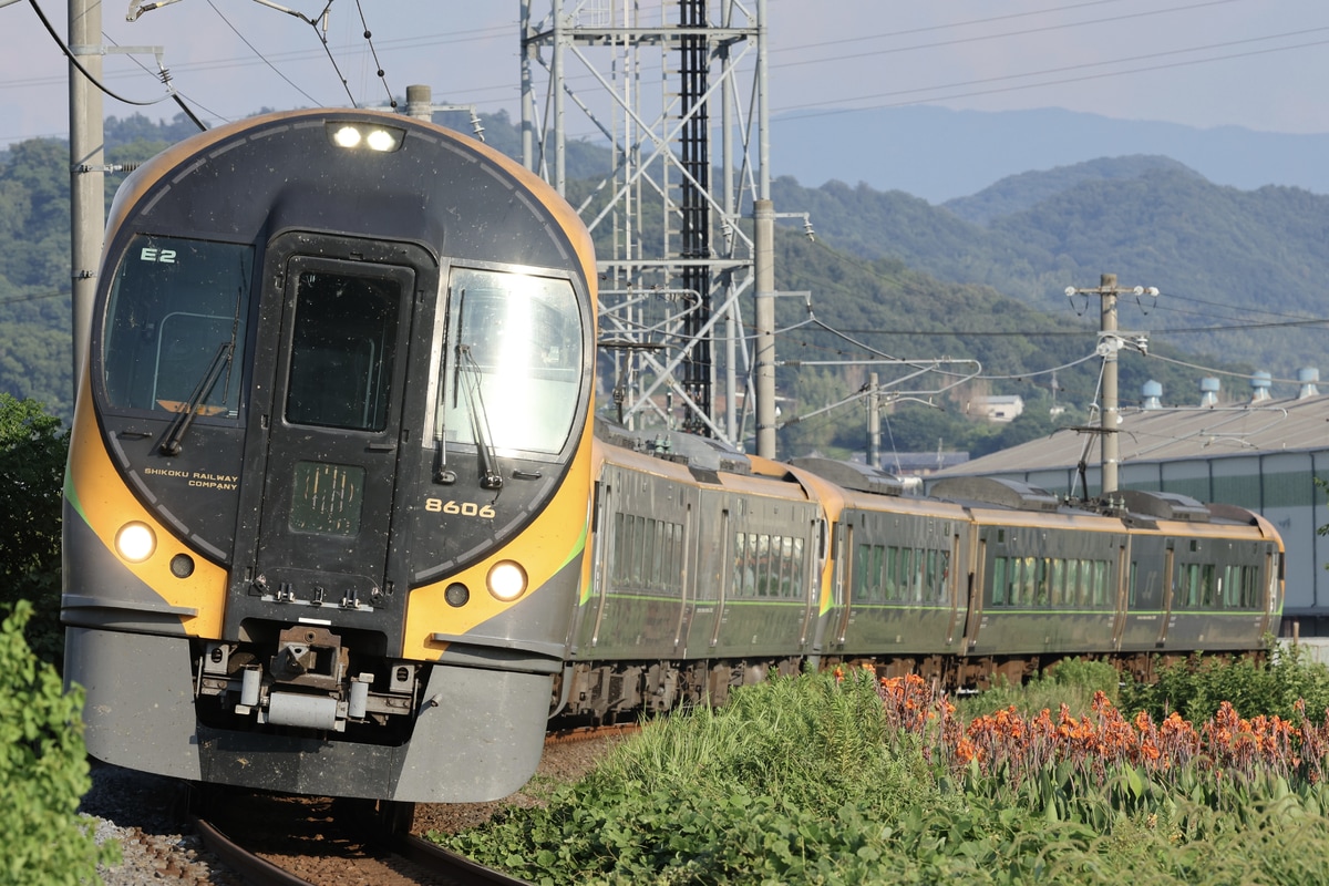JR四国 松山運転所 8600系 E2編成